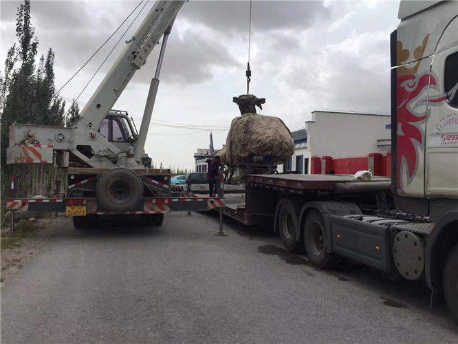 塔城狭窄场地（如小区、车间）适合用哪种吊车？